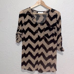 EDEN & OLIVIA BLOUSE BLACK/TAN CHEVRON SMALL GUC